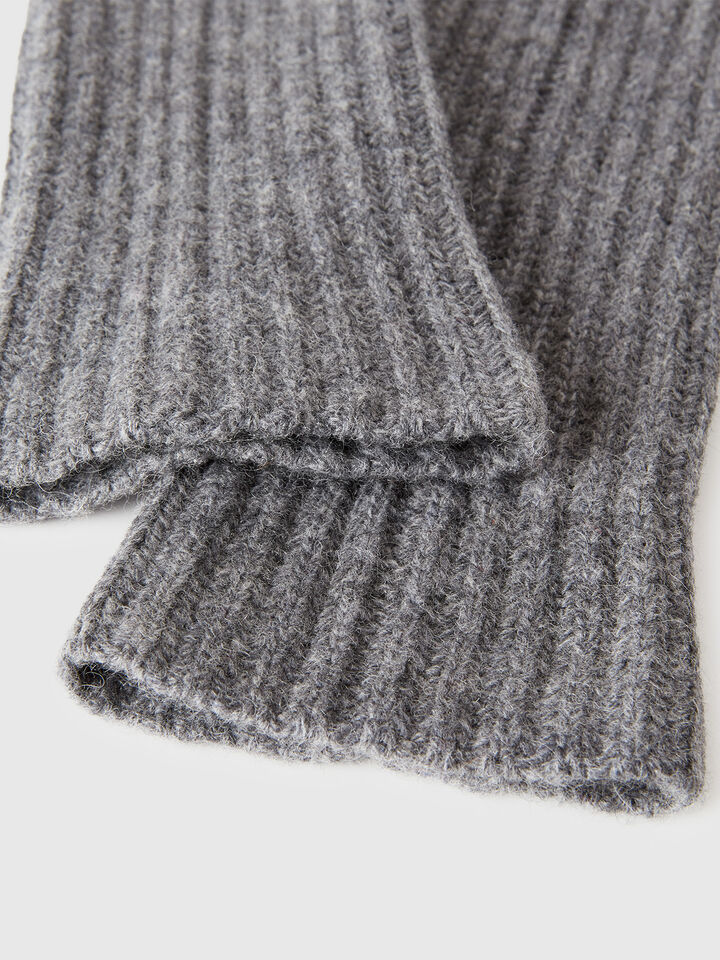 MUFF Women image number 3